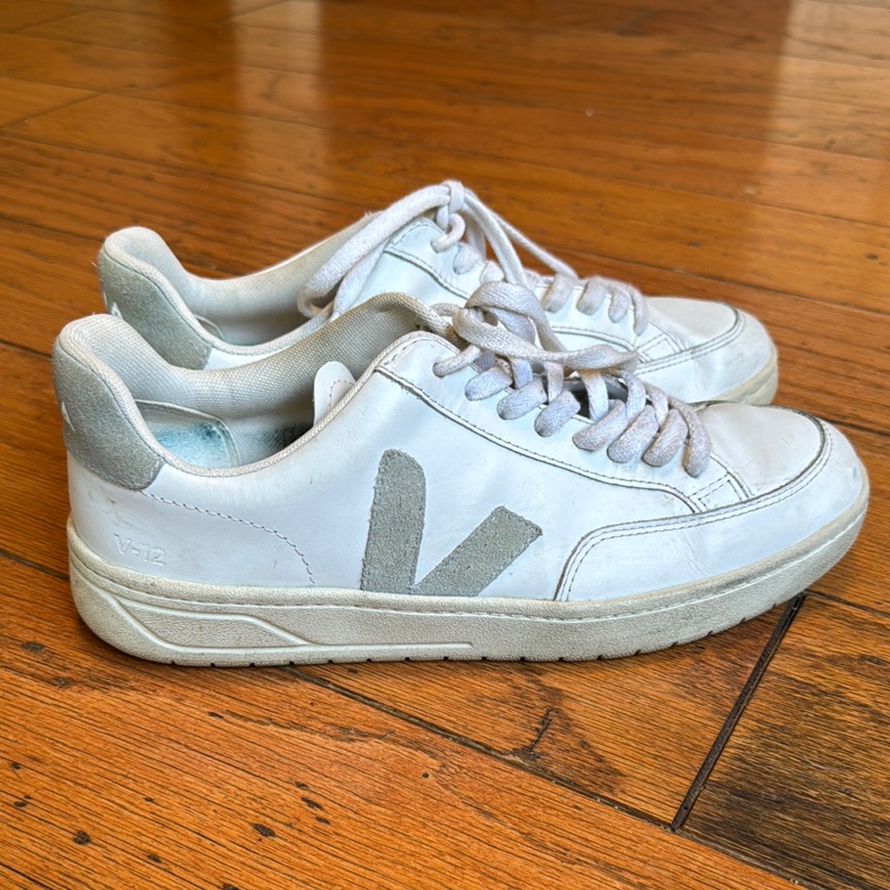 Veja V12 sneakers